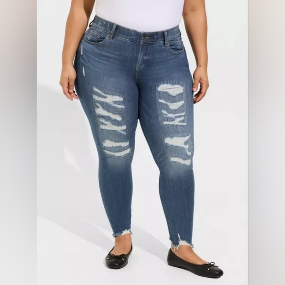 Torrid Bombshell Skinny Premium Stretch High-Rise Destructed Jean 20R - Picture 4 of 16
